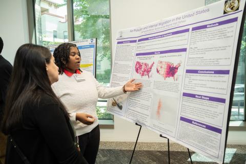 Za'Kyriaha Brock presenting her research project